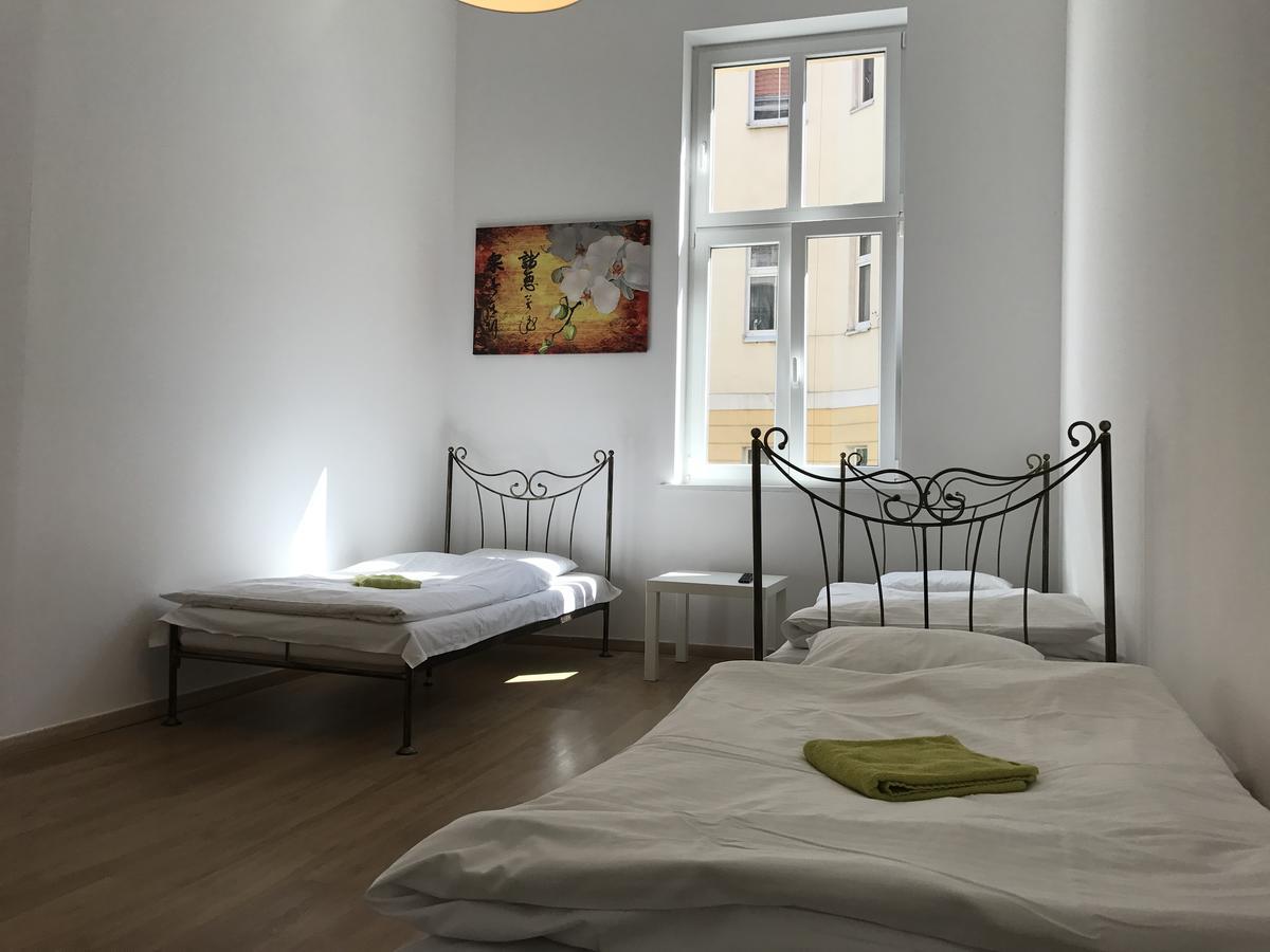 Green Hostel Poznań Buitenkant foto